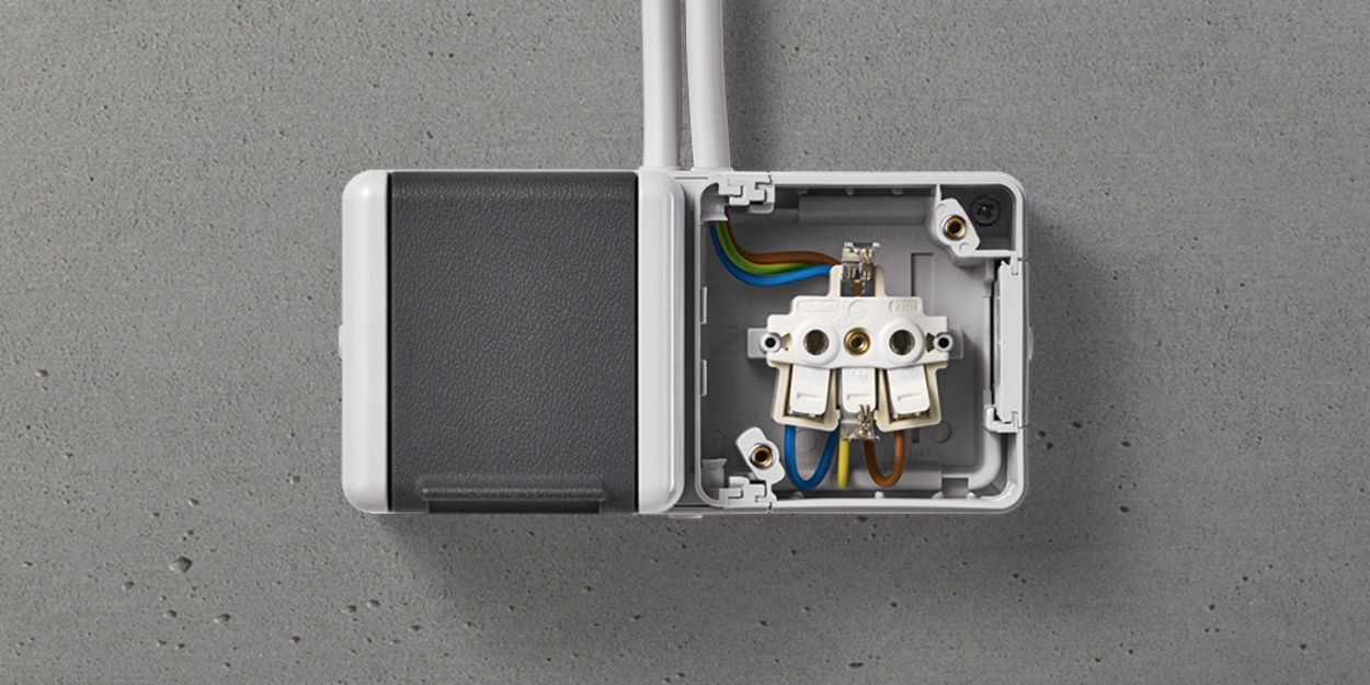 Doppelsteckdose mit Trennsteg bei Reif Elektroinstallationen in Großen Buseck